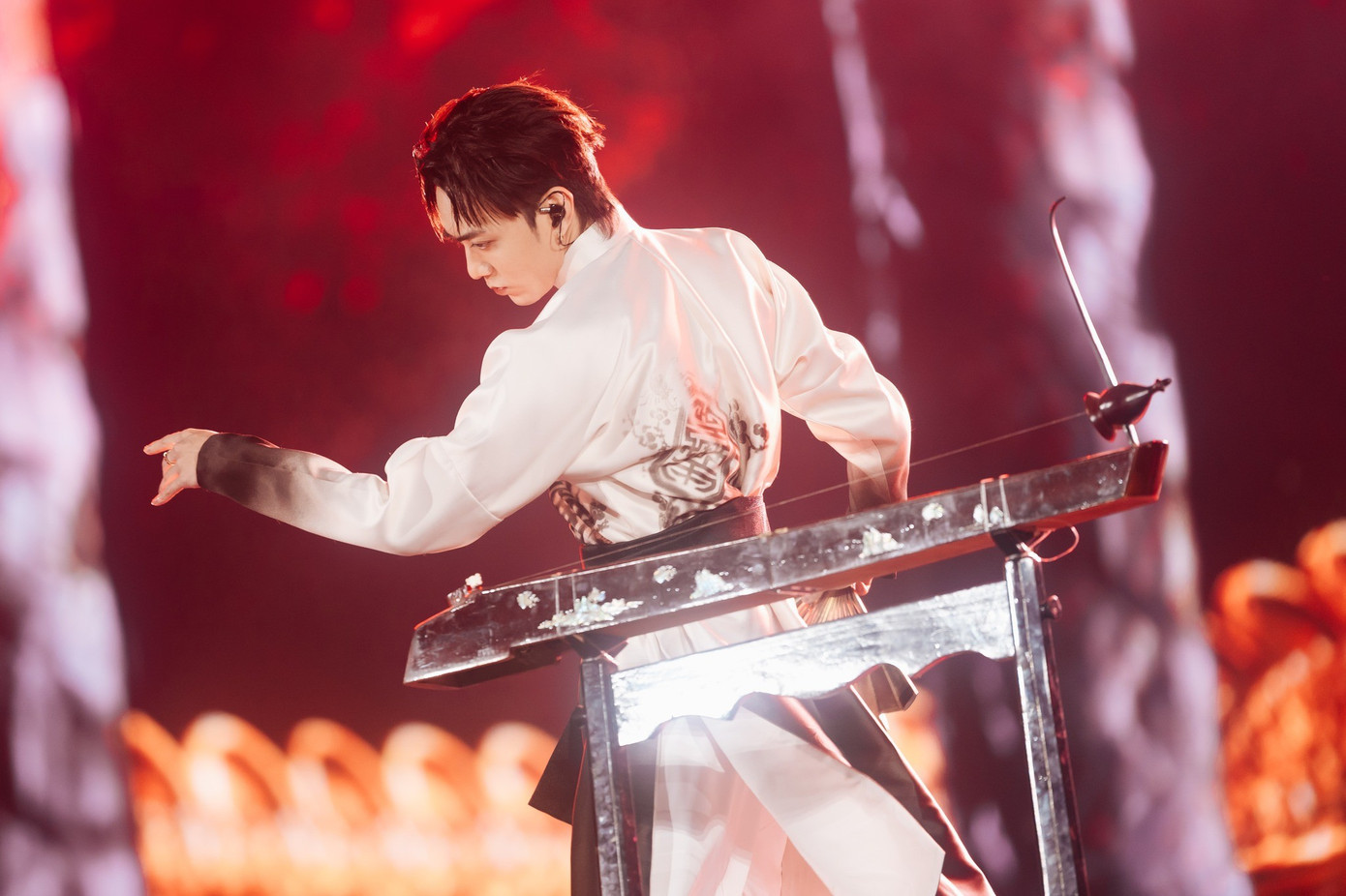 Ca sĩ Việt nào cận kề ngưỡng cát-xê một tỷ đồng/show插图2 601370713-1446689850150575-2994043580580318924-n.jpg