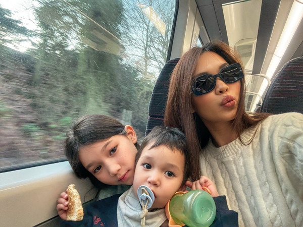 Con gái lai Tây của Hà Anh xúng xính áo dài đón Tết  - Ảnh 9.