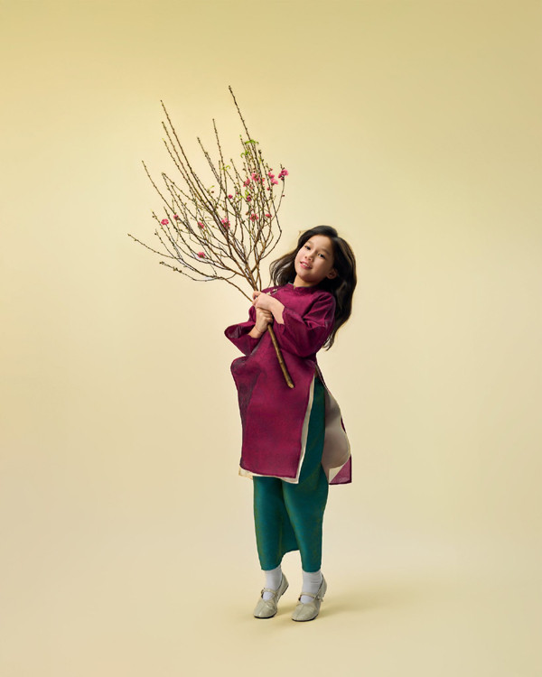 Con gái lai Tây của Hà Anh xúng xính áo dài đón Tết - Ảnh 3.