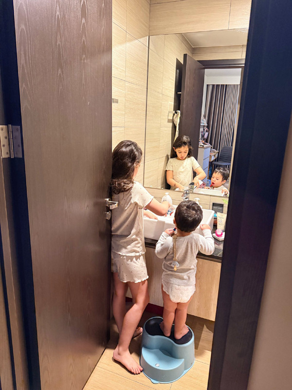 Con gái lai Tây của Hà Anh xúng xính áo dài đón Tết  - Ảnh 8.