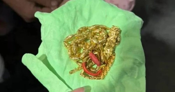 Mua ghế trên mạng, người đàn ông nhận được thứ trị giá 1,4 tỷ đồng插图1