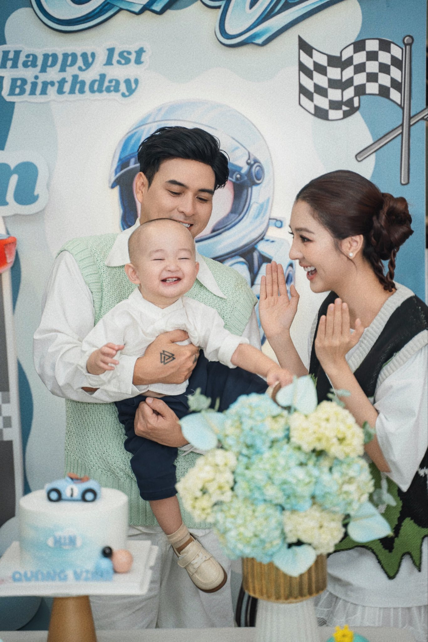 Hồ Quang Hiếu và Tuệ Như tổ chức sinh nhật đầu tiên cho con trai - Ảnh 2.