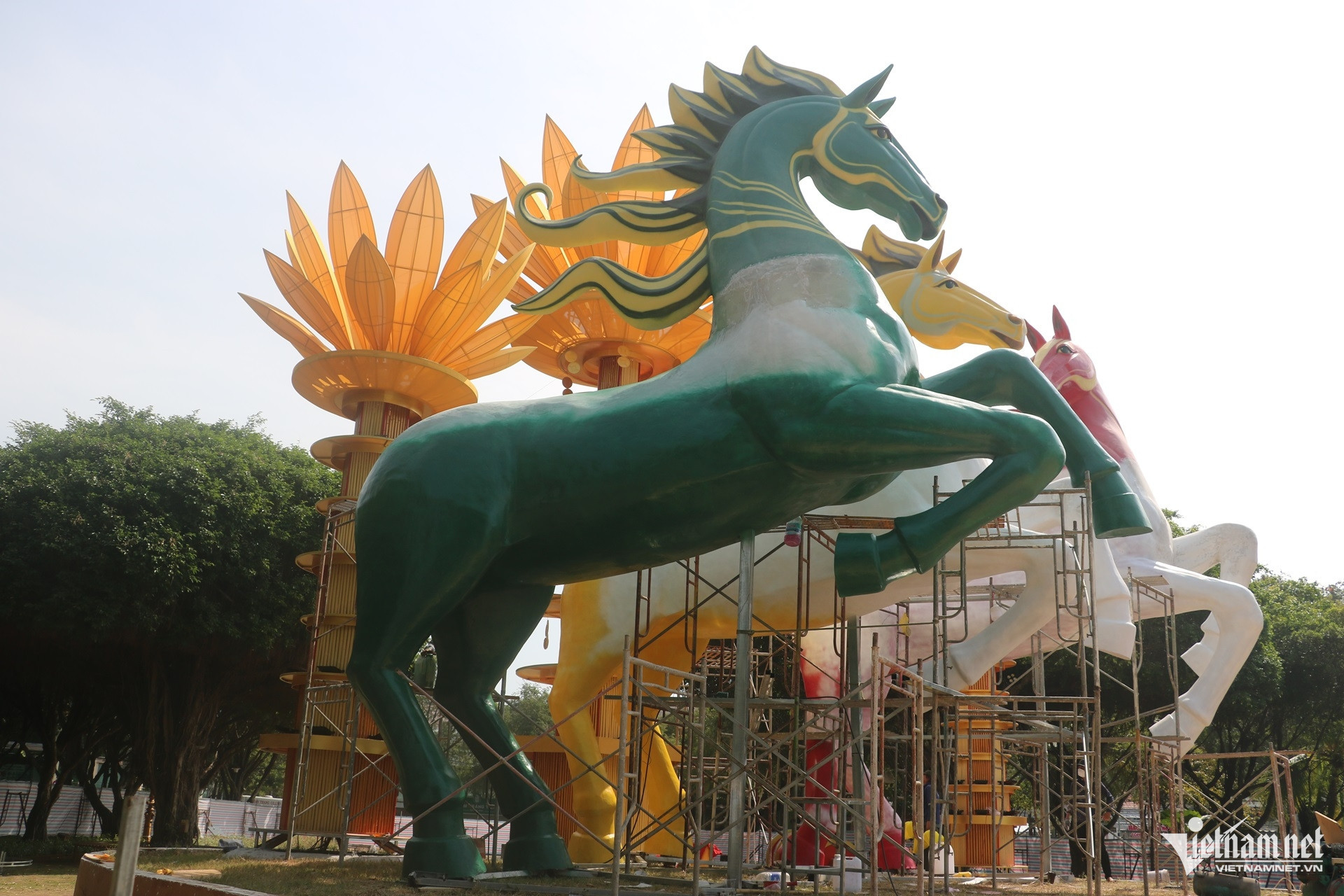 Lộ diện cụm linh vật ngựa khổng lồ ‘phi nước đại’ ra biển đón Tết 2026插图2 linh vat 3.jpg