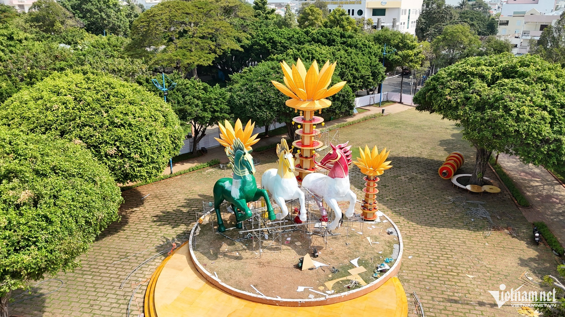 Lộ diện cụm linh vật ngựa khổng lồ ‘phi nước đại’ ra biển đón Tết 2026插图4 linh vat 5.jpg