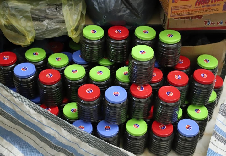 Sản phẩm thuốc đông y giả được đóng vào hộp chuẩn bị đưa ra thị trường. (Ảnh: Công an Hà Tĩnh)