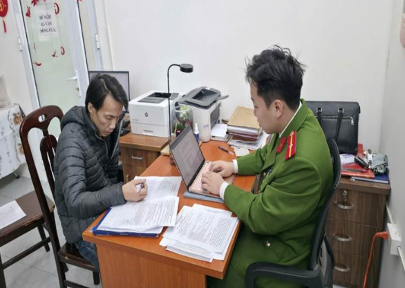 Sau 7 năm bỏ trốn về tội giết người, người đàn ông 37 tuổi ra đầu thú - Ảnh 1.