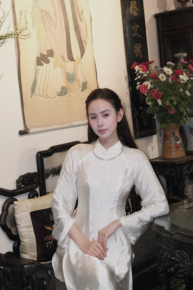 Cách giữ hoa tươi lâu của Hương Liên khiến chị em thích thú vì đơn giản插图3 Cách giữ hoa tươi lâu của 'nàng dâu hào môn' Hương Liên khiến chị em thích thú vì đơn giản - Ảnh 2.