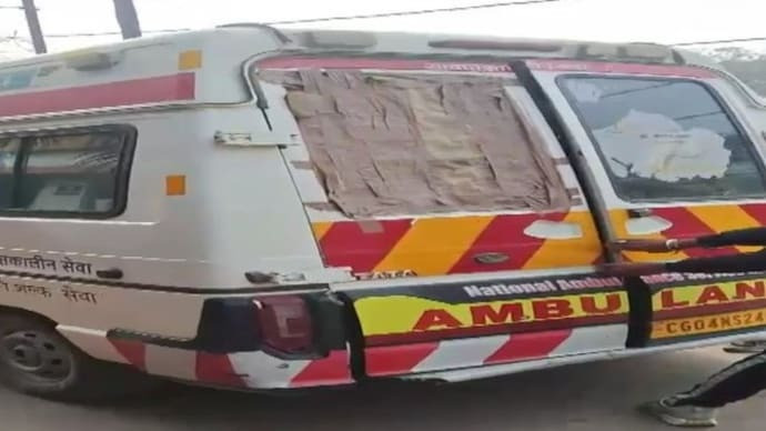 Cửa bị kẹt, bệnh nhân tử vong trong xe cứu thương- Ảnh 1.