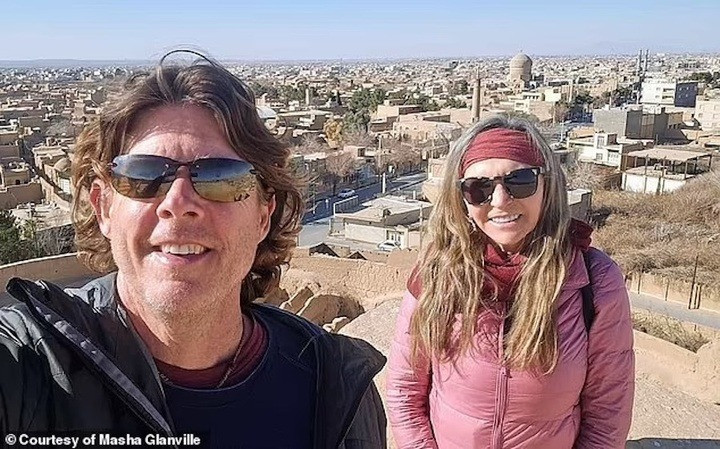 Cuộc sống bán nhà đi du lịch: Sự thật trần trụi đằng sau những bức ảnh triệu like - Ảnh 1.