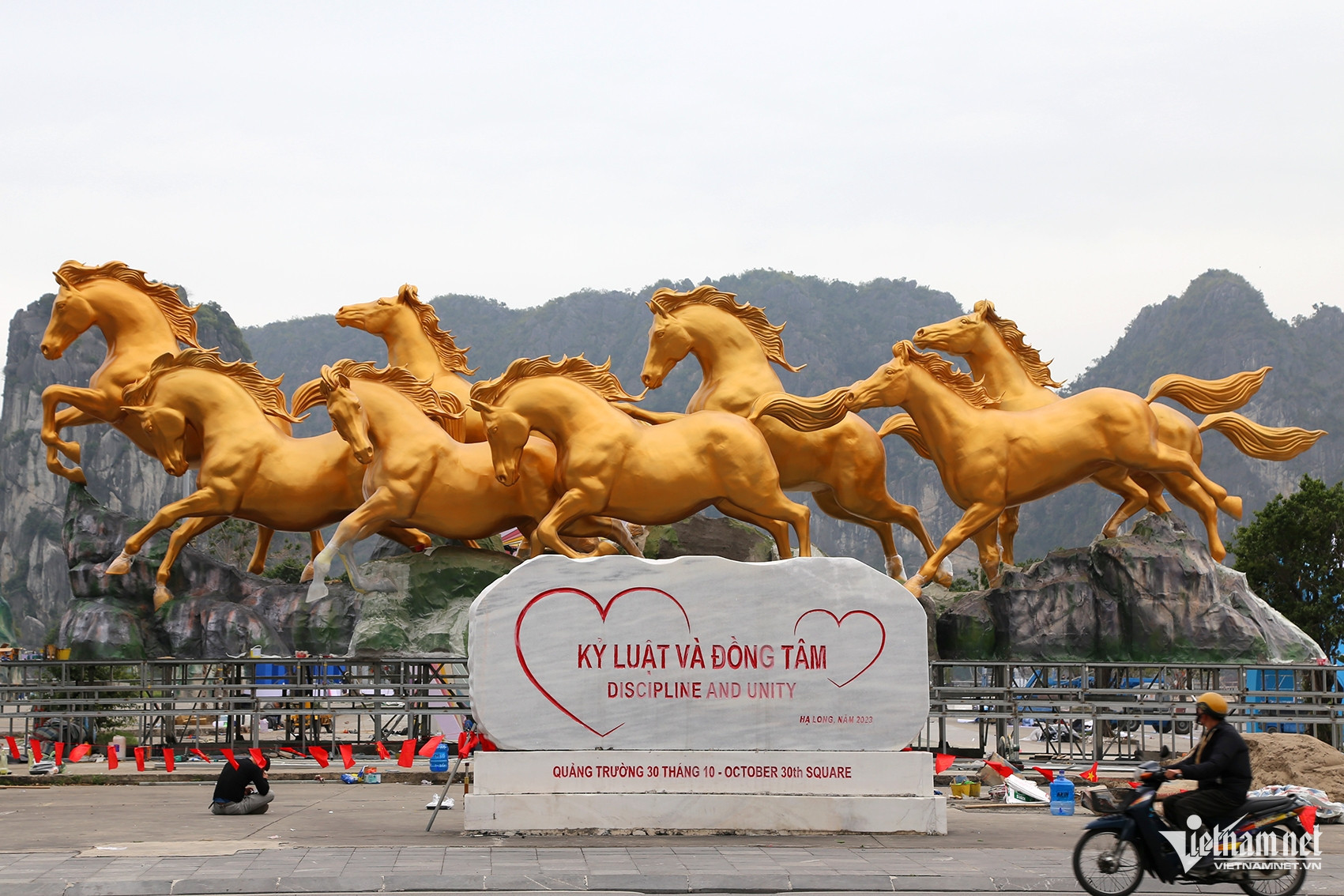 Linh vật ‘Bát Mã’ khổng lồ tung vó dũng mãnh tại Quảng Ninh插图 Linh vật ‘Bát Mã’ khổng lồ tung vó dũng mãnh tại Quảng Ninh插图