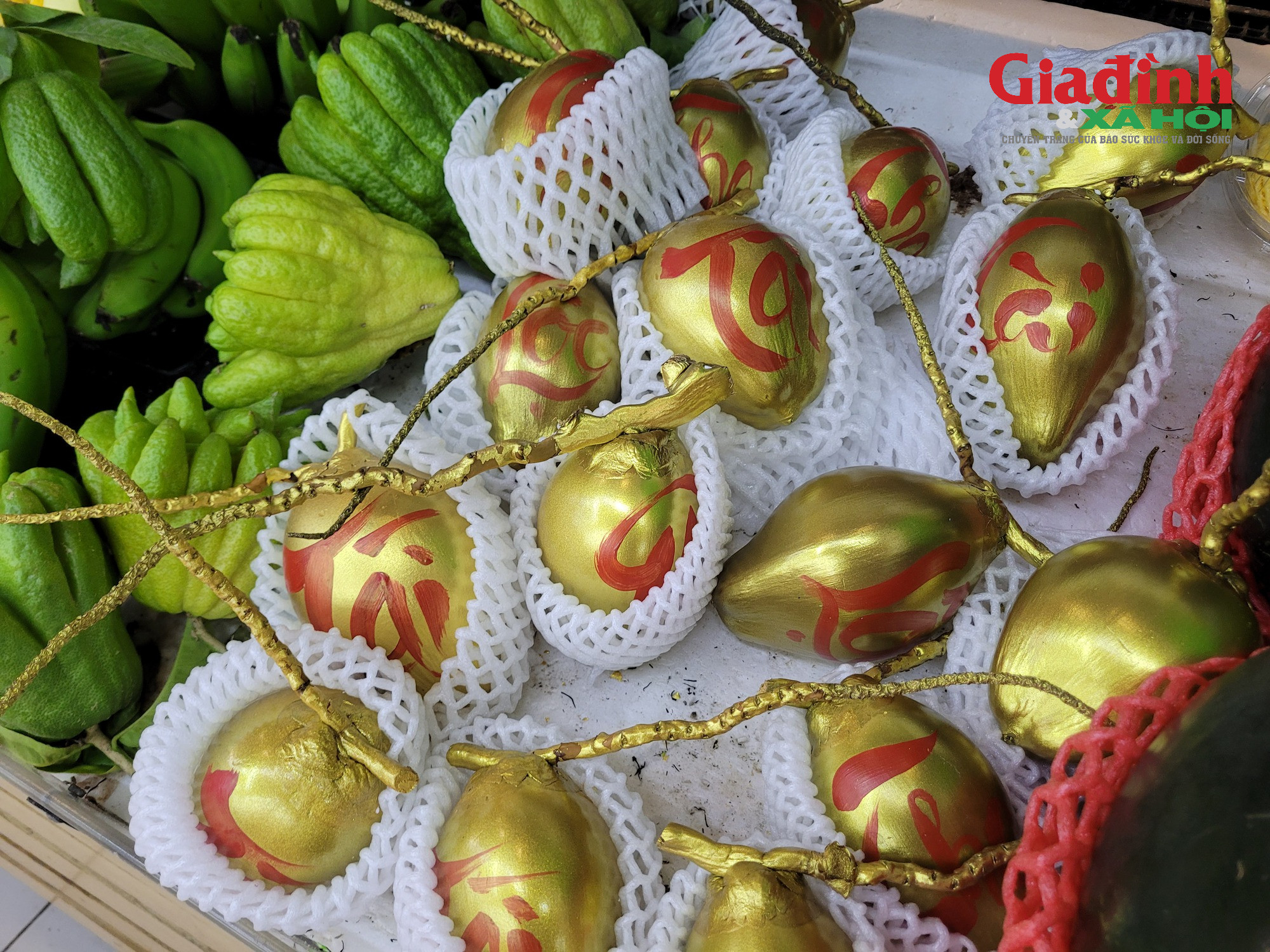 Giá cả thị trường dừa dát vàng ngày Tết 2026: Lộc tài thịnh vượng - Ảnh 1.