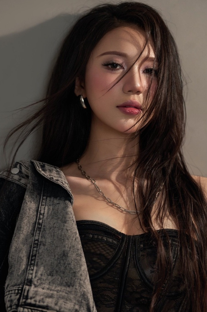 Nàng dâu đang nhận tranh cãi trên phim giờ vàng VTV là ai?插图2 Thùy Dương sở hữu nhan sắc nổi bật.