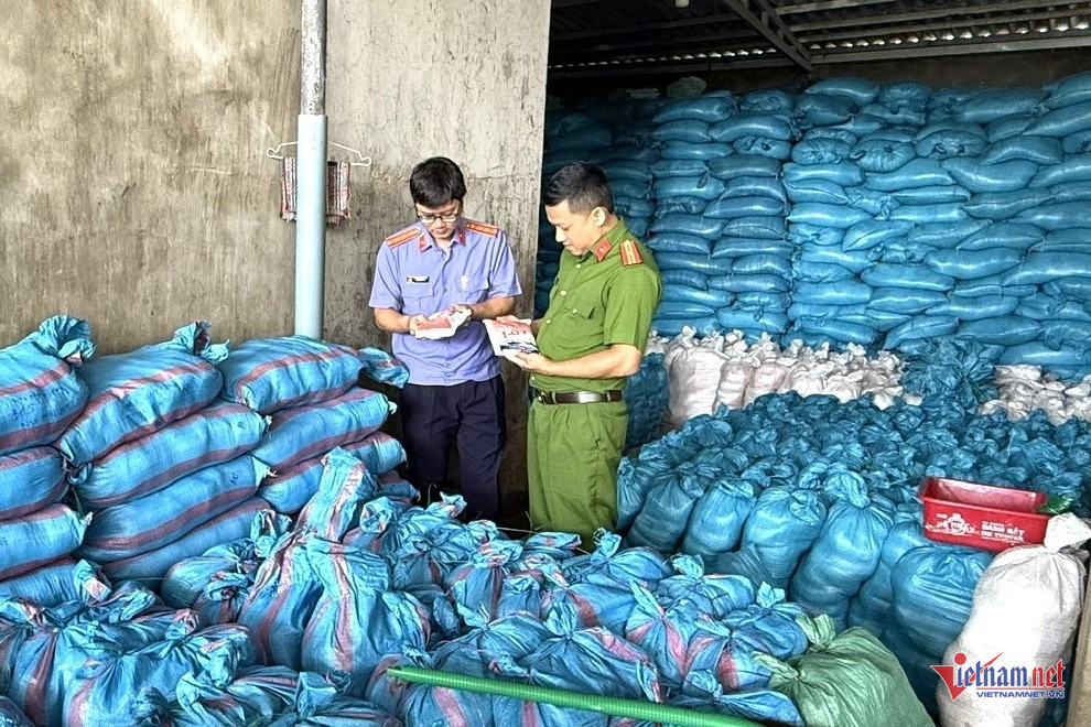 Nữ giám đốc gần 70 tuổi bán 1.700 tấn muối i-ốt giả trong một năm插图 W-z7527263528191_f298bee44de1837cb2068d11cf74a555.jpg