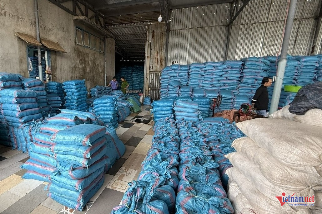 Nữ giám đốc gần 70 tuổi bán 1.700 tấn muối i-ốt giả trong một năm插图2 W-z7527263520129_36afad07de4c4623dd9e950c2ddf4436.jpg