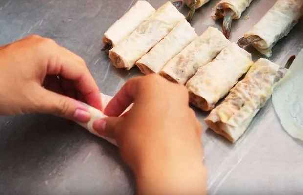 Quên cách rán nem cũ đi, thêm 1 bước này nem sẽ vàng giòn, không bao giờ bị ỉu để mâm cỗ Tết thêm hoàn hảo - Ảnh 4