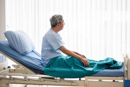 Phát hiện vợ ngoại tình khi đang hấp hối, doanh nhân âm thầm sửa di chúc khiến vợ chết lặng - Ảnh 1.