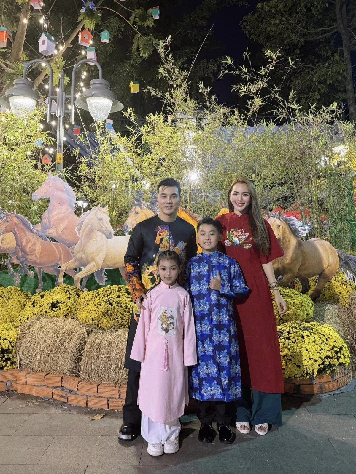 sao viet di cho hoa, trang hoang nha don tet binh ngo hinh anh 6