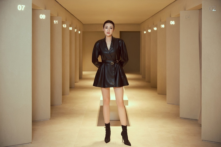 Á hậu Tú Anh hiếm hoi xuất hiện tại sự kiện.