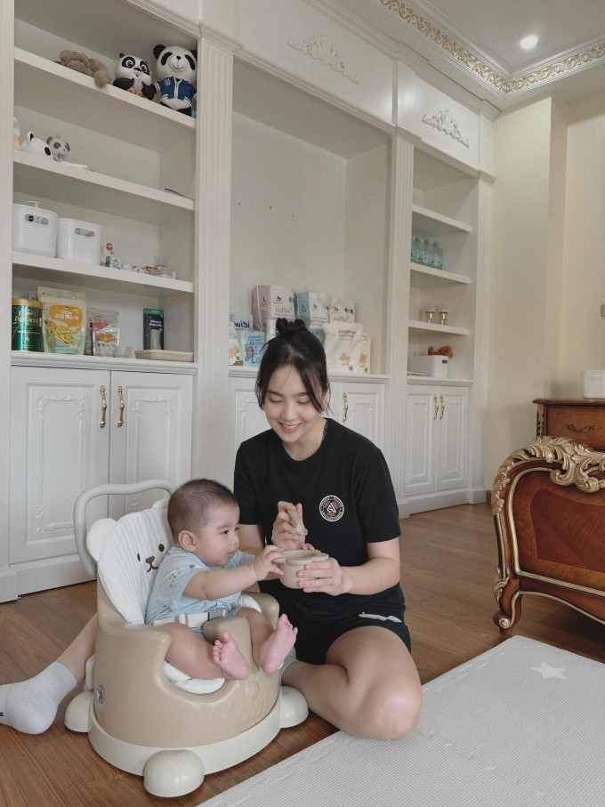 MC Mai Ngọc đón Tết 2026 tại biệt thự nhà chồng hạnh phúc viên mãn - Ảnh 5.