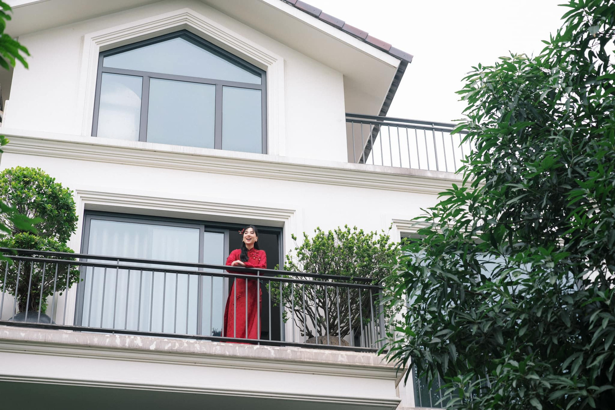 MC Mai Ngọc đón Tết 2026 tại biệt thự nhà chồng hạnh phúc viên mãn - Ảnh 14.