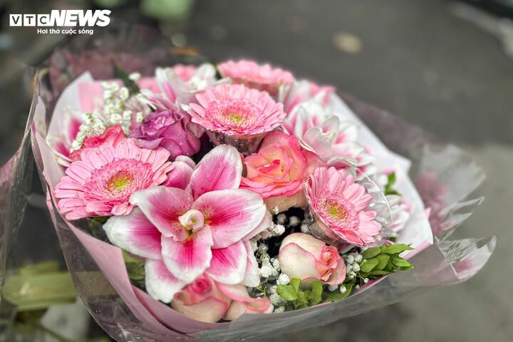 Trùng với Tết Nguyên đán, thị trường Valentine bị lấn át, vắng khách bất ngờ插图1 Trùng với Tết Nguyên đán, thị trường Valentine bị lấn át, vắng khách bất ngờ - 2