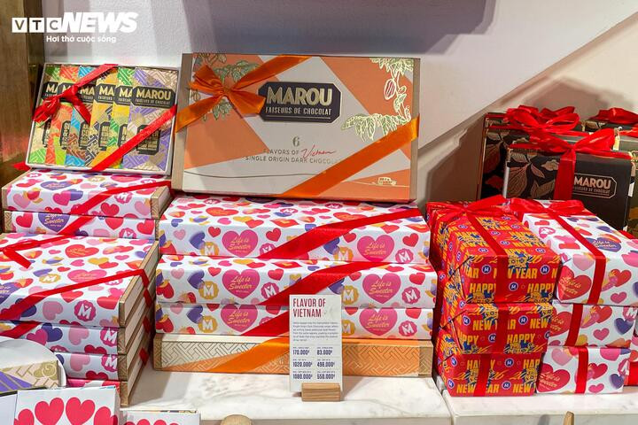 Trùng với Tết Nguyên đán, thị trường Valentine bị lấn át, vắng khách bất ngờ插图5 Trùng với Tết Nguyên đán, thị trường Valentine bị lấn át, vắng khách bất ngờ - 6