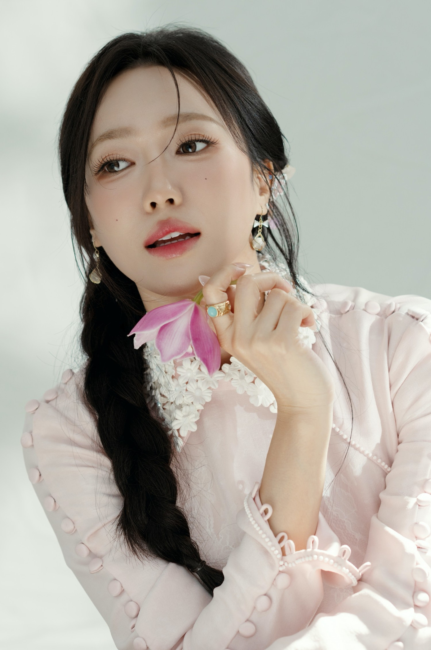 Diệu Nhi đẹp dịu dàng trước thềm năm mới, biết ơn vì được khán giả yêu thương - Ảnh 2.