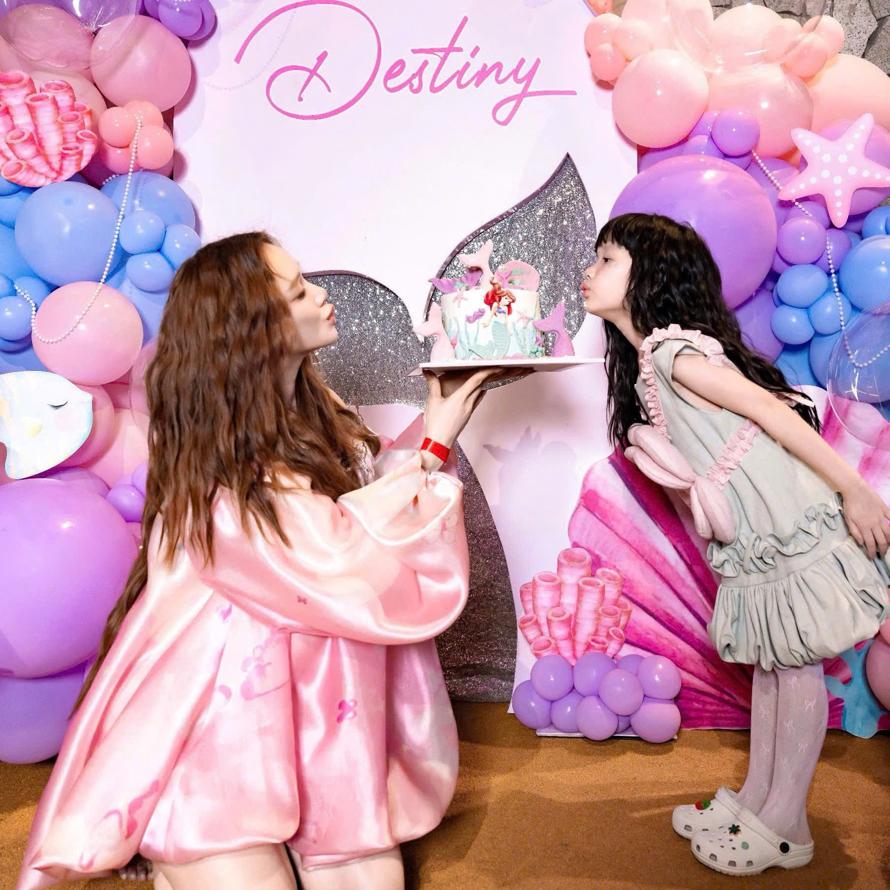 Nữ diễn viên tuổi Ngọ nổi tiếng 'vũ trụ' VFC ở đời thực viên mãn bên chồng là danh hài - Ảnh 7.