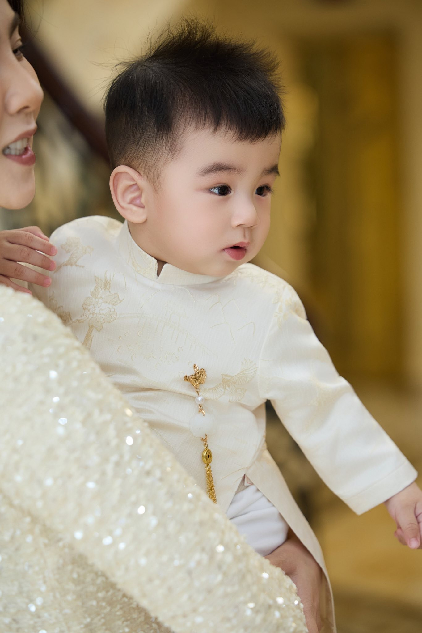 Biểu cảm đáng yêu của con trai MC Mai Ngọc 'đốn tim' fan插图4 Biểu cảm đáng yêu của con trai MC Mai Ngọc khiến fan ' đốn tim ' 2026 - Ảnh 5.