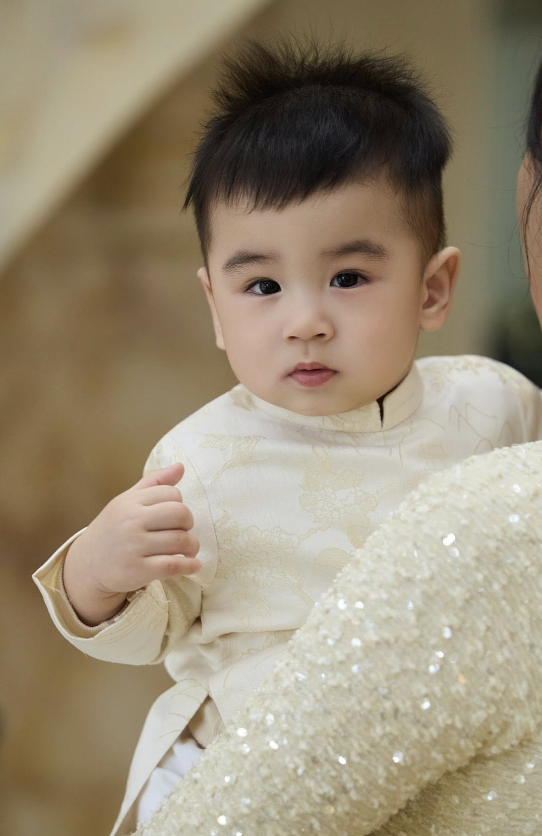 Biểu cảm đáng yêu của con trai MC Mai Ngọc 'đốn tim' fan插图3 Biểu cảm đáng yêu của con trai MC Mai Ngọc khiến fan ' đốn tim ' 2026 - Ảnh 4.