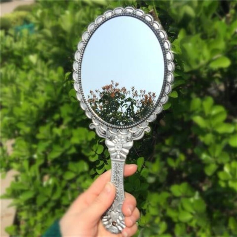 Mùng 1 Tết dại dột cho mượn 7 món đồ này, tài lộc chả mấy 'đội nón ra đi' - Ảnh 4.