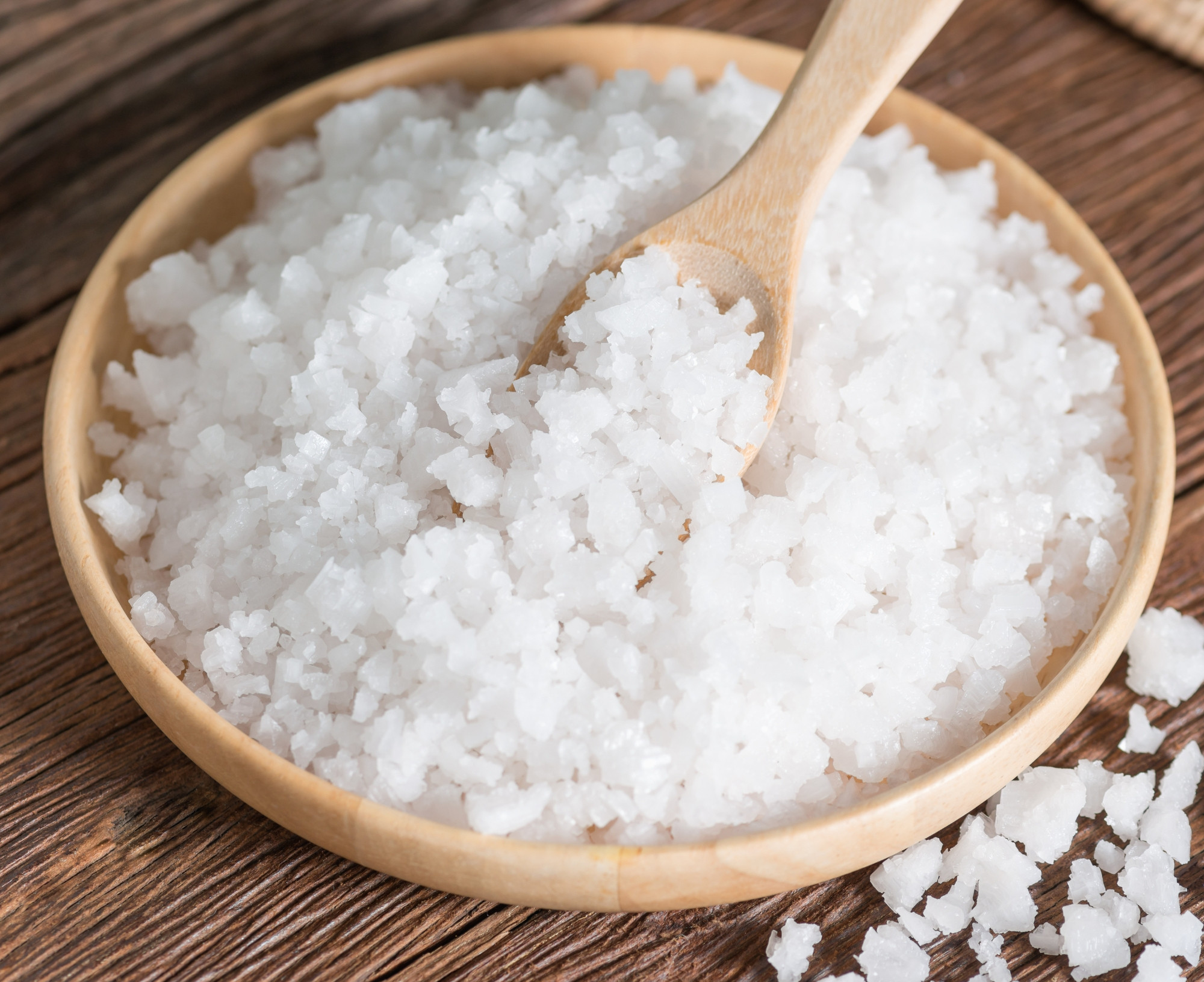 Vì sao người dân đổ xô đi mua muối ngày mùng 1 Tết? - Ảnh 2.