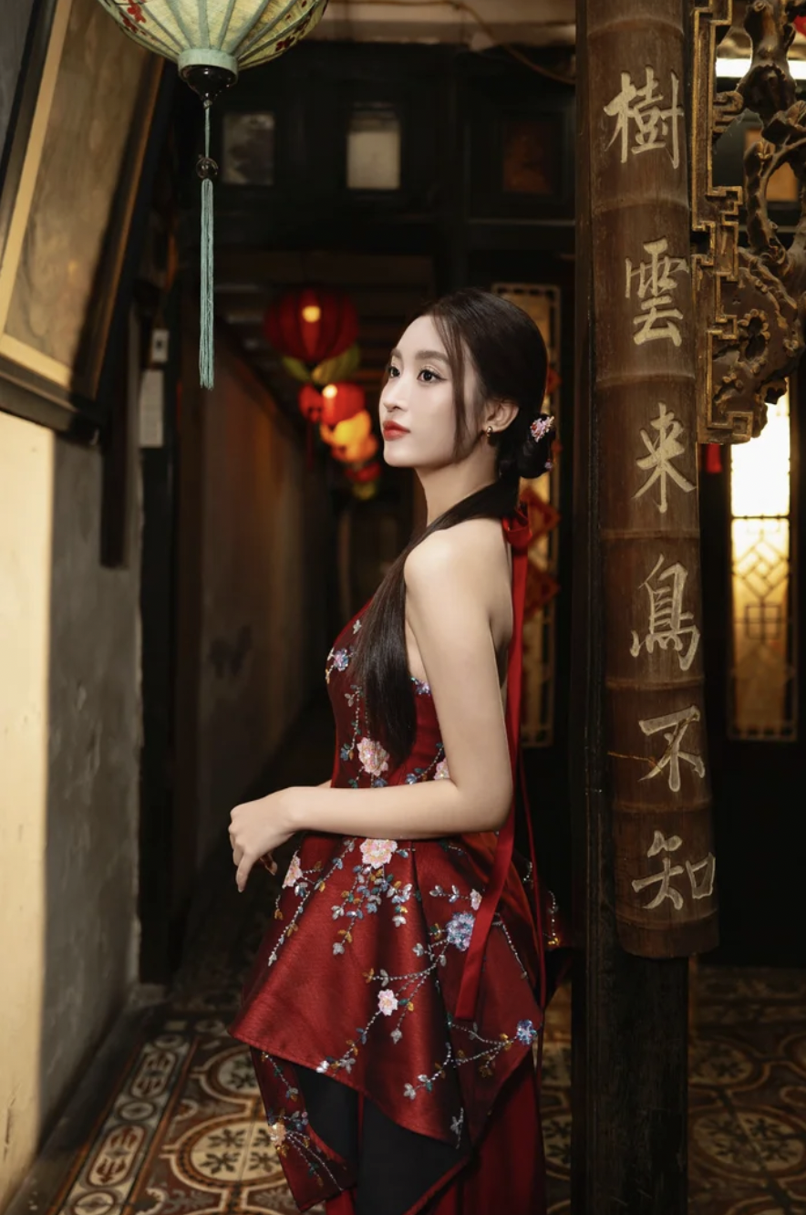 Đỗ Mỹ Linh gây chú ý với khoảnh khắc hạnh phúc bên gia đình ngày Tết 2026 - Ảnh 3.