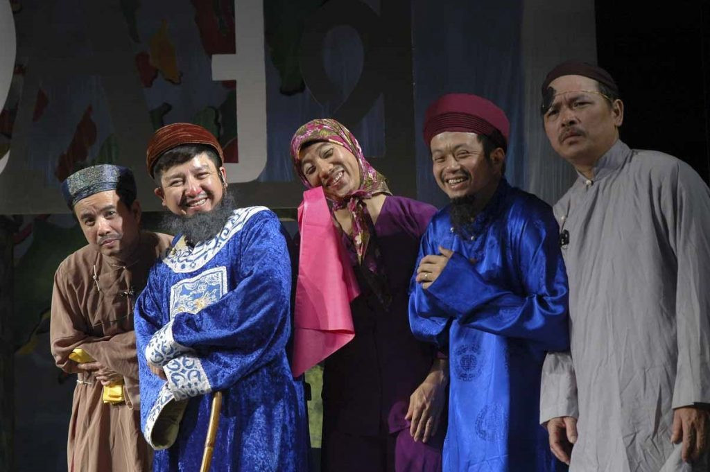 Cuộc sống giản dị và viên mãn của NSƯT Chí Trung bên bạn gái á hậu kém 18 Tuổi - Ảnh 2.