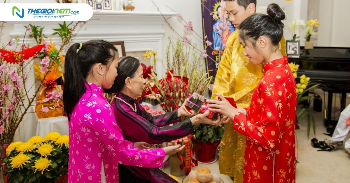 Những lời chúc an hòa có giá trị hơn mọi lời chúc tài lộc năm mới  - Ảnh 2.