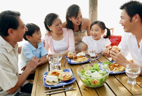 Những lời chúc an hòa có giá trị hơn mọi lời chúc tài lộc năm mới - Ảnh 3.