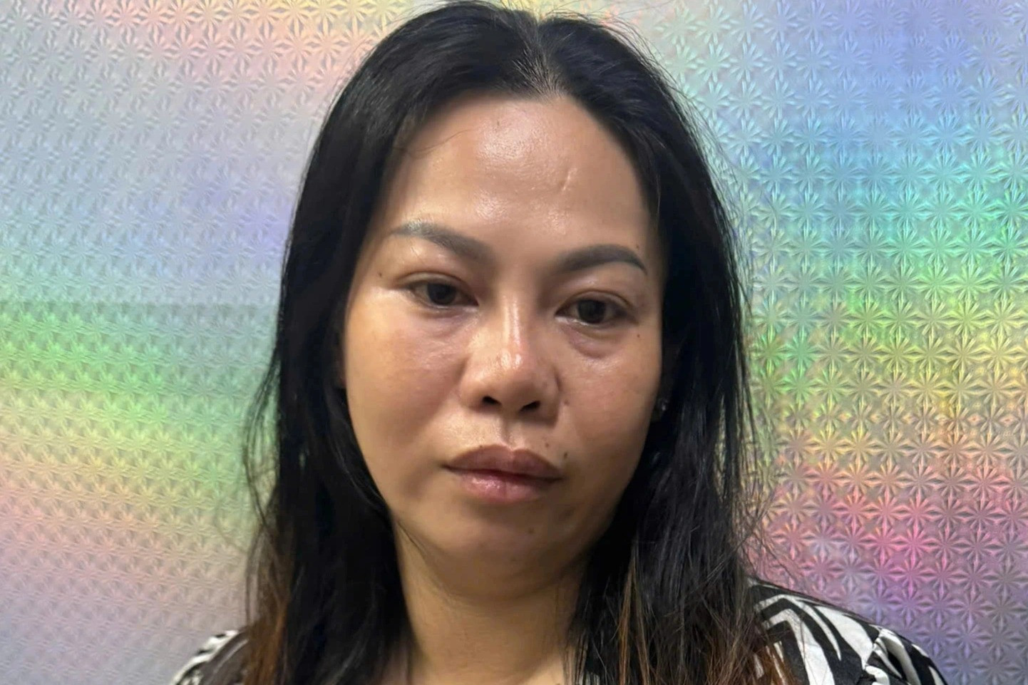 Vờ bán bông tai rồi 