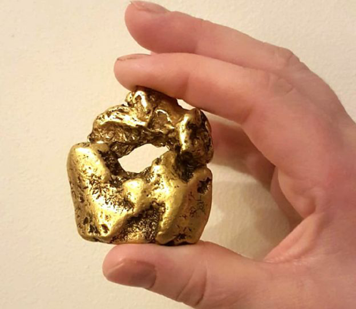 Chân dung cô gái tích sản 2kg vàng, giờ giá vàng tăng ‘chóng mặt’插图1 Chân dung cô gái mua 2 kg vàng, giờ nhìn giá tăng