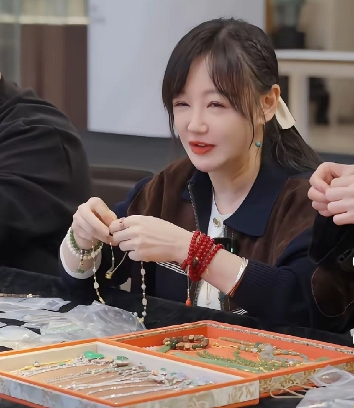 Chân dung cô gái tích sản 2kg vàng, giờ giá vàng tăng ‘chóng mặt’插图 Chân dung cô gái mua 2 kg vàng, giờ nhìn giá tăng