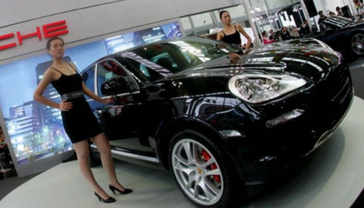 Công ty công nghệ thưởng Tết cuối năm cho nhân viên bằng siêu xe khiến dư luận