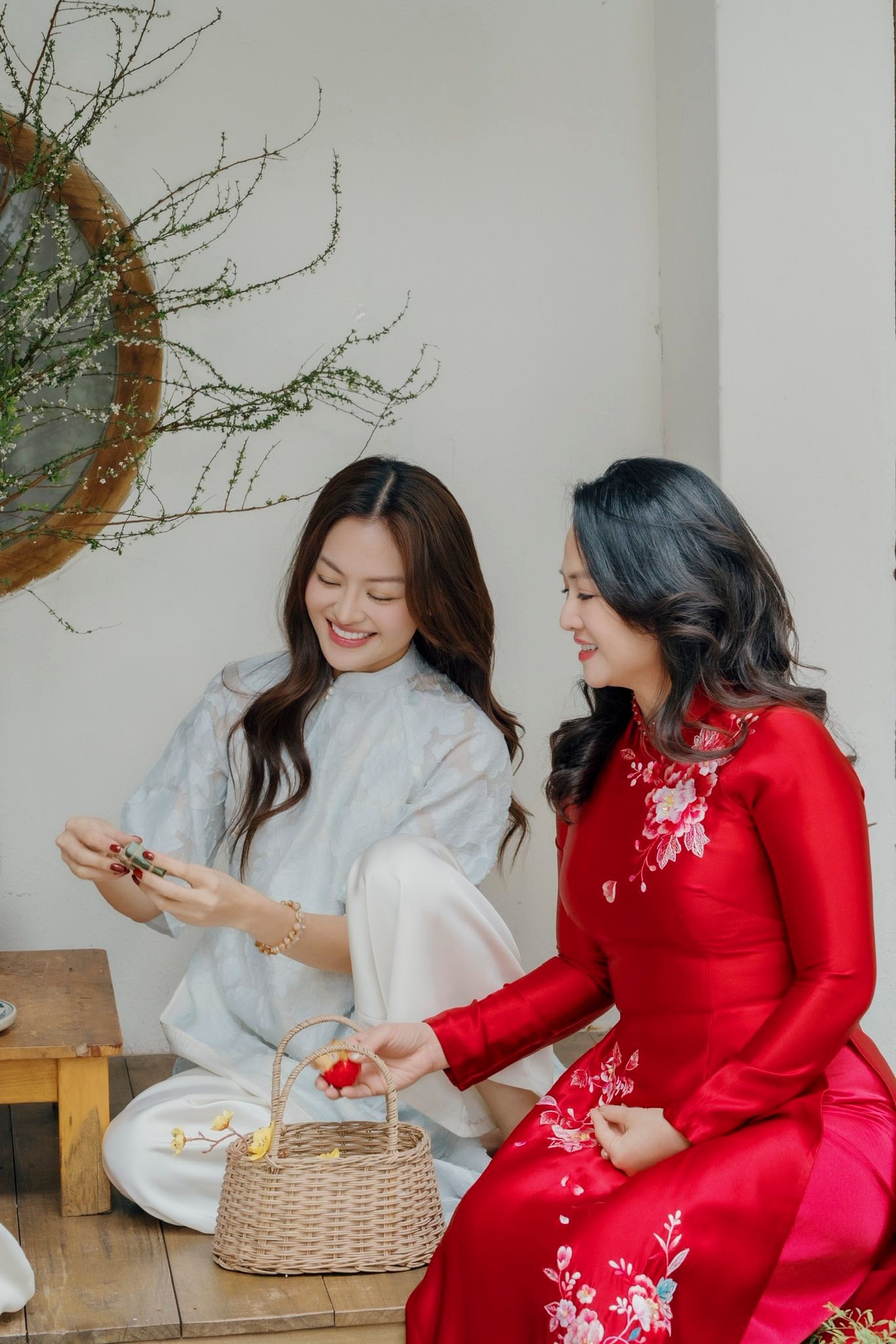 Mẹ đẻ diễn viên Thùy Anh gây chú ý - Ảnh 2.