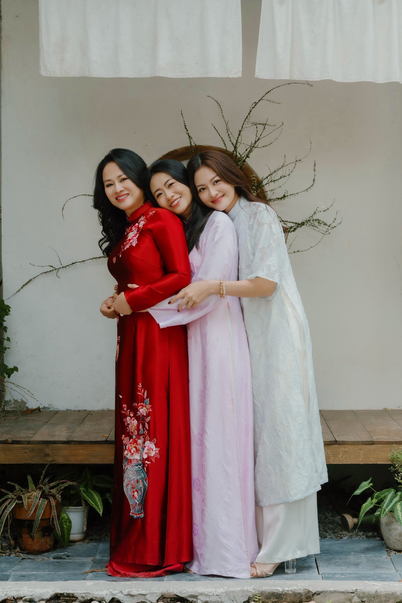 Mẹ đẻ diễn viên Thùy Anh gây chú ý - Ảnh 4.