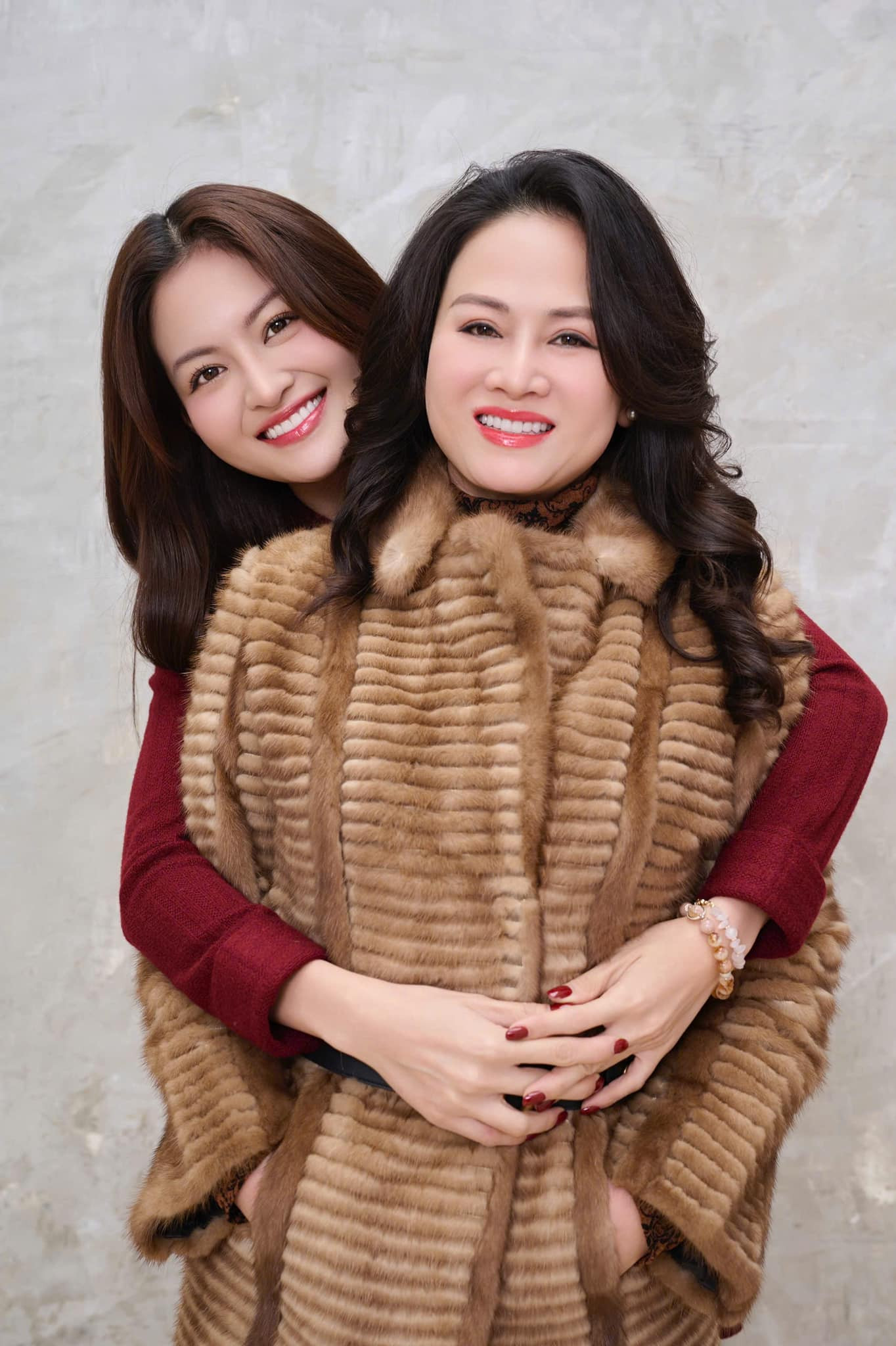 Mẹ đẻ diễn viên Thùy Anh gây chú ý - Ảnh 5.