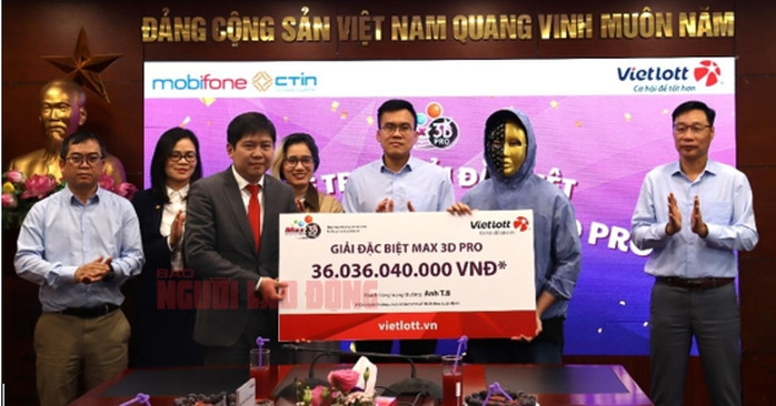 Một người đàn ông ở TPHCM cùng lúc trúng 120 giải thưởng của Vietlott插图 trung giai 1.jpg