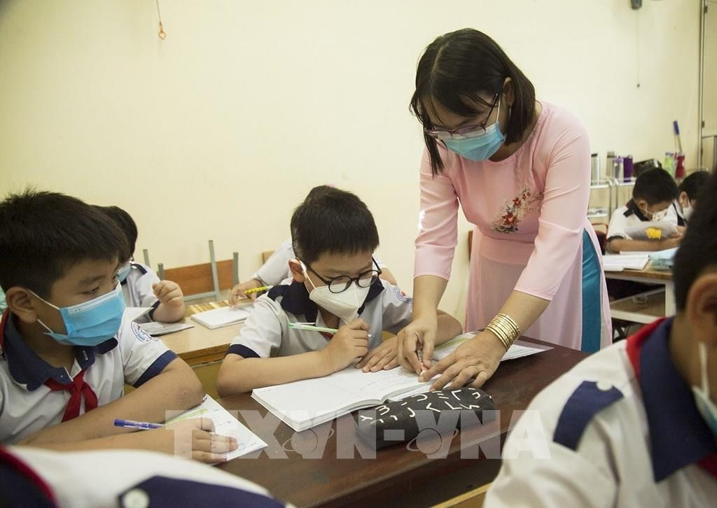 Vì sao hàng nghìn giáo viên chưa nhận được lương tháng 1?插图 thay.jpg