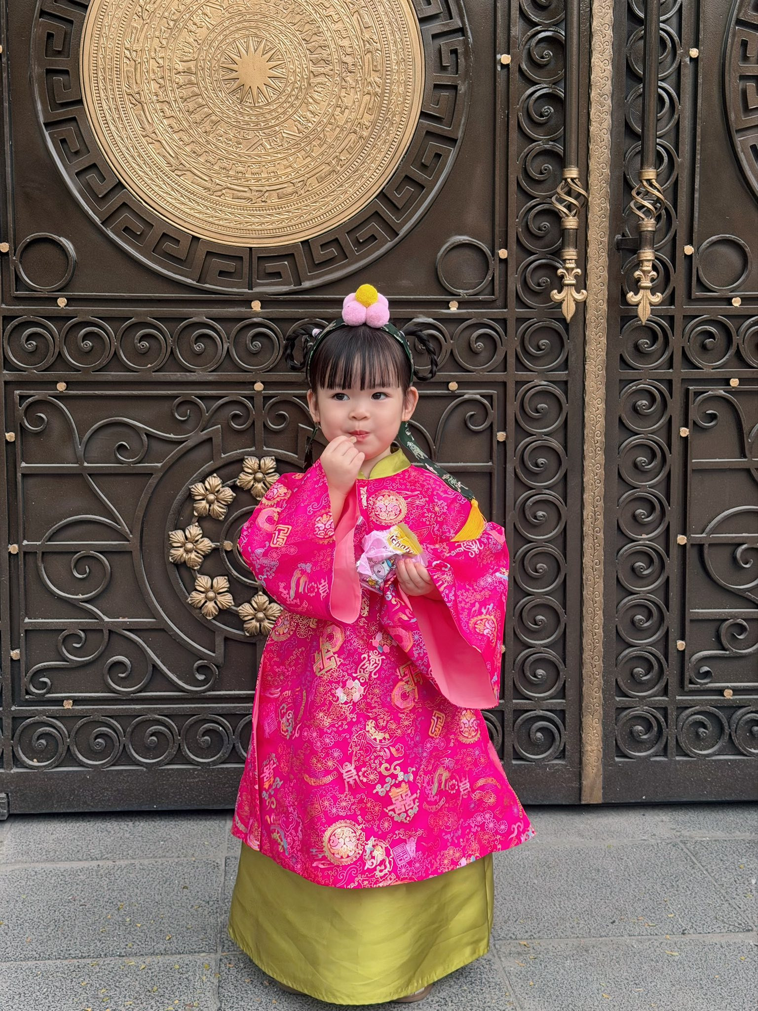 Biểu cảm tấu hài đáng yêu của con gái Đỗ Mỹ Linh - Ảnh 3.