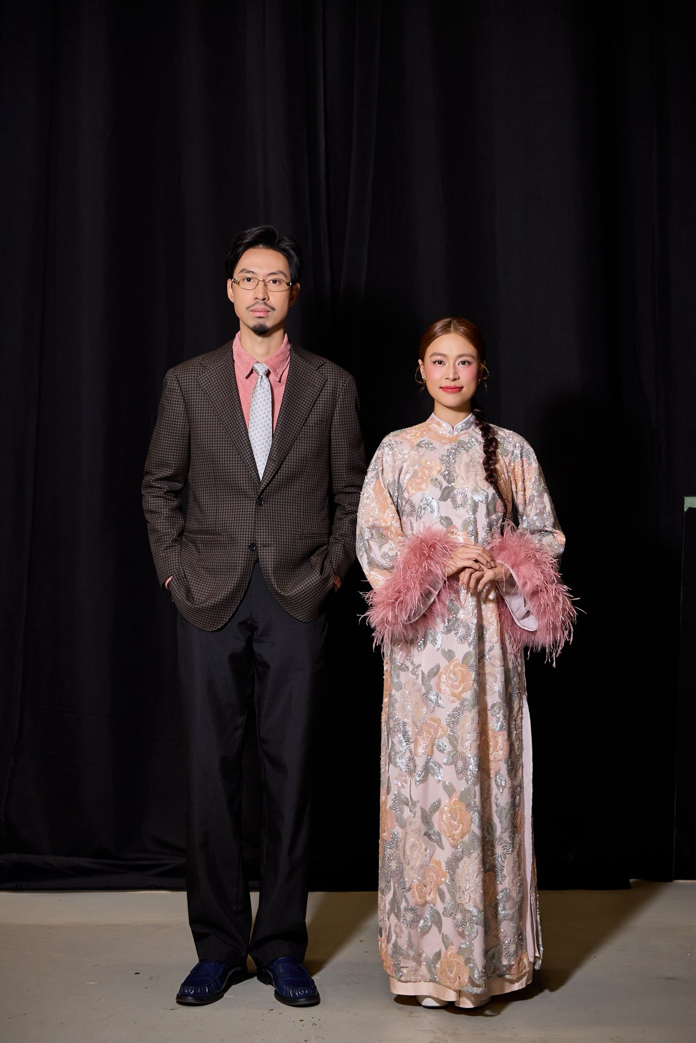 Chụp hình Tết cùng Đen Vâu, Hoàng Thùy Linh gọi khoảnh khắc chung đôi là 'vị nhà' - Ảnh 5.