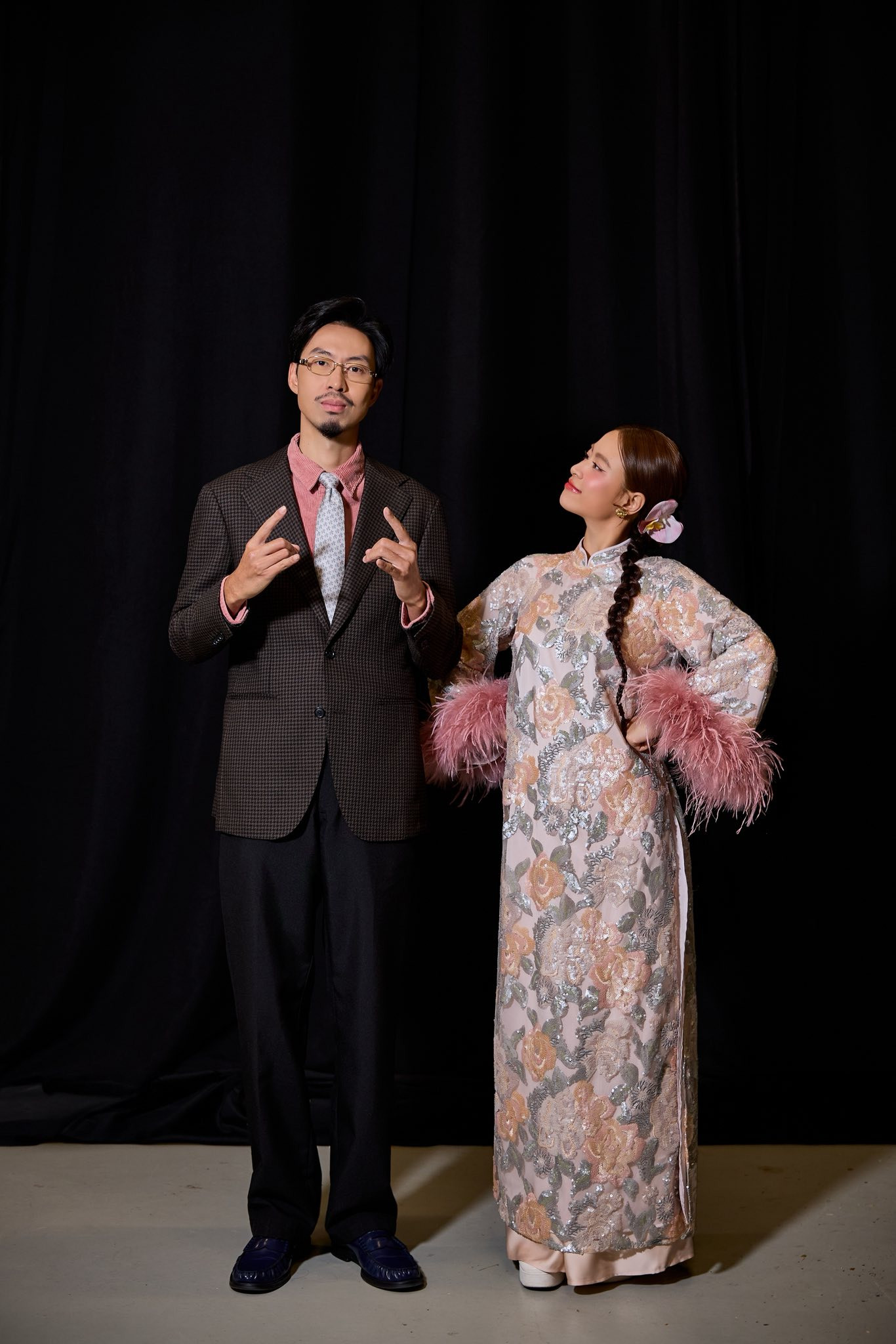 Chụp hình Tết cùng Đen Vâu, Hoàng Thùy Linh gọi khoảnh khắc chung đôi là 'vị nhà' - Ảnh 6.