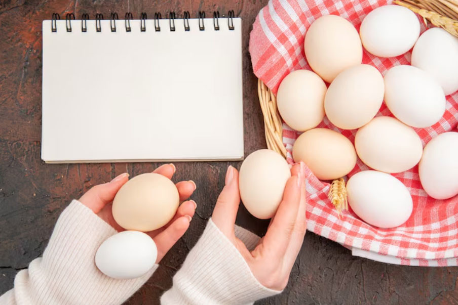 Mẹ chồng cho giỏ trứng ngày Tết: Con dâu bật khóc khi phát hiện sự thật bên trong - Ảnh 1.