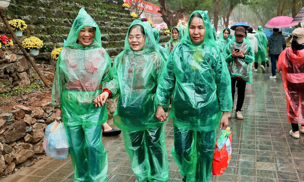 Lái đò vòi tiền, nói lời thô tục với du khách chùa Hương插图1